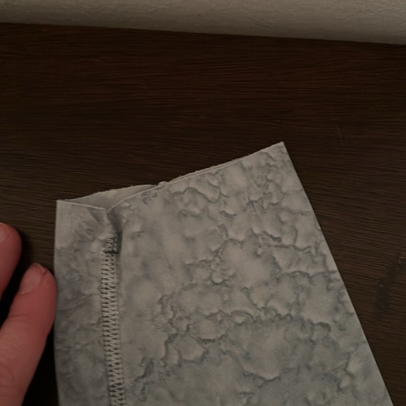 Lululemon Blue Water Drop Print 25" Legging w/ Side Pocket Size: 2 - Picture 4 of 8